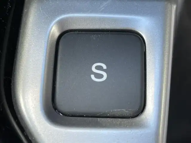 ホンダ フィット ハイブリット Lパッケージ 大阪府 2015(平27)年 6.1万km クリスタルブラックパール 純正ナビ/・Bluetooth/フルセグTV/CD/DVD/ラジオ/　MusicRsck/主要装備/・バックカメラ/・クルーズコントロール/・衝突軽減ブレーキ/・横滑り防止装置/・ハーフレザーシート/・チップアップシート/・純正ホイールキャップ/・純正フロアマット/・手動防眩ルームミラー/・LEDヘッドライト/・ドライブレコーダー前後/・ETC/・ダブルサイド+カーテンエアバック