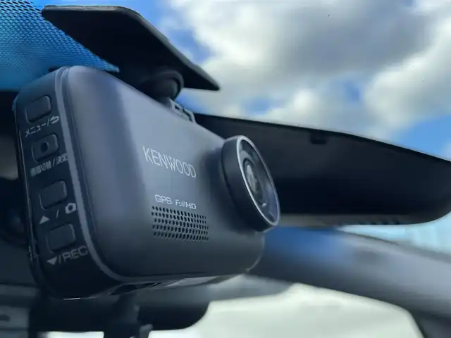 ホンダ フィット ハイブリット Lパッケージ 大阪府 2015(平27)年 6.1万km クリスタルブラックパール 純正ナビ/・Bluetooth/フルセグTV/CD/DVD/ラジオ/　MusicRsck/主要装備/・バックカメラ/・クルーズコントロール/・衝突軽減ブレーキ/・横滑り防止装置/・ハーフレザーシート/・チップアップシート/・純正ホイールキャップ/・純正フロアマット/・手動防眩ルームミラー/・LEDヘッドライト/・ドライブレコーダー前後/・ETC/・ダブルサイド+カーテンエアバック