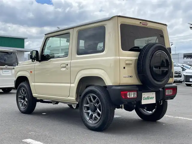 スズキ ジムニー XC 東京都 2024(令6)年 0.1万km未満 シフォンアイボリーメタリックブラック2トーンルーフ XC　4WD　AT　社外7インチナビ(CN-HE02WD)　/スズキセーフティサポート/クルーズコントロール/社外メモリーナビ/地デジTV/【DVD/CD再生機能　Bluetooth接続】/LEDヘッドライト/フォグライト/ウインカーミラー/革巻きステアリング/前席シートヒーター/純正16インチアルミホイル/サイド/カーテンエアバッグ/携帯リモコン