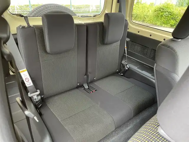 スズキ ジムニー XC 東京都 2024(令6)年 0.1万km未満 シフォンアイボリーメタリックブラック2トーンルーフ XC　4WD　AT　社外7インチナビ(CN-HE02WD)　/スズキセーフティサポート/クルーズコントロール/社外メモリーナビ/地デジTV/【DVD/CD再生機能　Bluetooth接続】/LEDヘッドライト/フォグライト/ウインカーミラー/革巻きステアリング/前席シートヒーター/純正16インチアルミホイル/サイド/カーテンエアバッグ/携帯リモコン