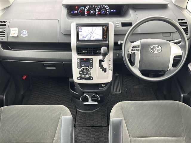 トヨタ ヴォクシー X Lエディション 宮城県 2010(平22)年 6.4万km シルキーゴールドマイカメタリック 社外ナビ/バックカメラ/ETC/片側パワースライドドア/スタッドレスタイヤ積込/LEDヘッドライト