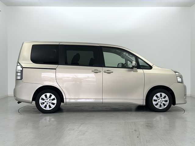 トヨタ ヴォクシー X Lエディション 宮城県 2010(平22)年 6.4万km シルキーゴールドマイカメタリック 社外ナビ/バックカメラ/ETC/片側パワースライドドア/スタッドレスタイヤ積込/LEDヘッドライト