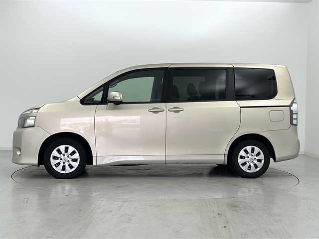 トヨタ ヴォクシー X Lエディション 宮城県 2010(平22)年 6.4万km シルキーゴールドマイカメタリック 社外ナビ/バックカメラ/ETC/片側パワースライドドア/スタッドレスタイヤ積込/LEDヘッドライト
