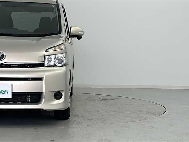 トヨタ ヴォクシー X Lエディション 宮城県 2010(平22)年 6.4万km シルキーゴールドマイカメタリック 社外ナビ/バックカメラ/ETC/片側パワースライドドア/スタッドレスタイヤ積込/LEDヘッドライト
