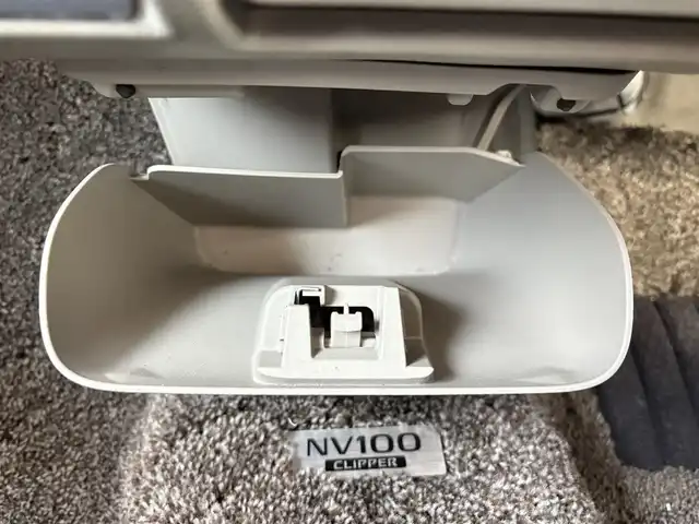 日産 ＮＶ１００クリッパー リオ 長崎県 2015(平27)年 2.4万km ブルーイッシュブラック /純正ナビ/バックカメラ/（AM/FM/CD/Bluetooth/フルセグTV）//社外ドライブレコーダー//オートステップ//両側パワースライドドア//HIDヘッドライト//フォグライト//インテリジェントキー//保証書