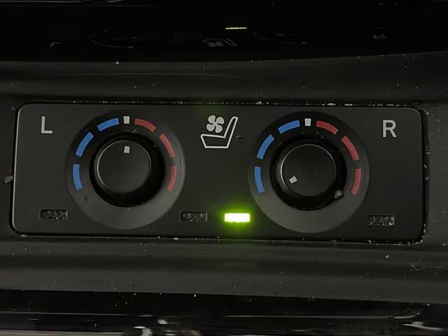 トヨタ ヴェルファイア Z Gエディション 広島県 2018(平30)年 5.9万km ホワイトパールクリスタルシャイン 純正10型ナビ/純正フリップダウンモニター/両側パワースライドドア/ブラック合皮シート/パワーシート/シートヒーター/ベンチレーション/ステアリングヒーター/パワーオットマン/パワーバックドア/バックカメラ/クリアランスソナー/セーフティセンス/・プリクラッシュセーフティ/・レーンディパーチャーアラート/・オートマチックハイビーム/・レーダークルーズコントロール/LEDヘッドランプ/純正18インチAW/ETC2.0/ドライブレコーダー