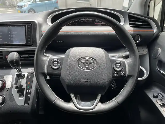 トヨタ シエンタ G クエロ 佐賀県 2020(令2)年 3.4万km ホワイトパールクリスタルシャイン トヨタセーフティセンス/・プリクラッシュセーフティシステム/・レーンディパーチャーアラート/・オートマチィックハイビーム/インテリジェントクリアランスソナー/純正SDナビ/・パノラミックビューモニター/・フルセグTV/BT/CD/DVD/両側パワースライドドア/ハーフレザーシート（合皮）/LEDヘッドライト/フォグランプ/オートライト/前後ドライブレコーダー(TZ-D205W)/ETC/プッシュスタート/革巻きステアリング/ステアリングスイッチ/電動格納ミラー/フロアマット/ドアバイザー/スペアキー×１