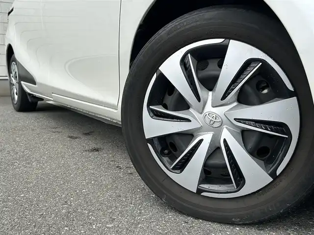トヨタ シエンタ G クエロ 福岡県 2020(令2)年 3.5万km ホワイトパールクリスタルシャイン 純正７型SDナビ(フルセグTV/CD/DVD/BT)全方位モニタートヨタセーフティーコーナーセンサー両側電動ドラレコETC純正LEDヘッドライト純正フロアマットUSBポートプッシュスタートスマートキーバックカメラ