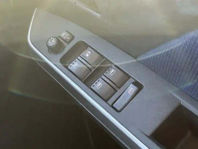 ダイハツ トール カスタムG SAⅡ 栃木県 2018(平30)年 7.1万km 緑 エマージェンシーブレーキ/kenwood社外ナビ/ワンセグテレビ/アラウンドビューモニター/ETC/アイドリングストップ/スマートキー/LEDオートライト/純正アルミホイール/コーナーセンサー/プッシュスタート/ドアバイザー/横滑り防止装置/スタッドレスタイヤ