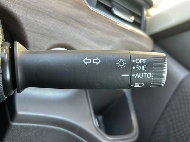 ホンダ フリード G ホンダセンシング 静岡県 2021(令3)年 1.8万km ミッドナイトブルービームM 純正ナビ/・CD/・FM/AM/・iPod/・SD/・USB/・Bluetooth/ホンダセンシング/アダプティブ・クルーズ・コントロール（ACC）/・作動車速域：約30km/hから100km/h間/車線維持支援システム（LKAS）/・作動車速：約65km/hから100km/h間/・ステアリング制御/衝突軽減ブレーキ（CMBS）/・歩行者検知機能/・作動車速：約80km/h未満時/・対向車車速：約30km/hから80km/h時/誤発進抑制機能（前進）/・ミリ波レーダー検知：作動車速10km/h未満/歩行者事故低減ステアリング/・作動車速10km/hから40km/h間/路外逸脱抑制機能/・作動車速：約60km/hから100km/h間/先行車発進お知らせ機能/標識認識機能/オートハイビーム/主要装備/・ＥＴＣ/・ドライブレコーダー/・レーダークルーズコントロール/・両側パワースライドドア/・バックカメラ/・運転席+助手席シートヒーター/・ＬＥＤヘッドライト/・アクティブコーナリングライト/・横滑り防止装置/・アイドリングストップ