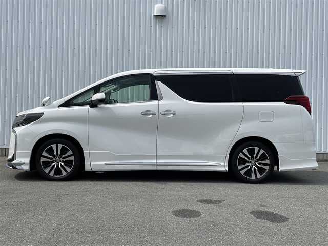 トヨタ アルファード S Cパッケージ 福岡県 2020(令2)年 2.4万km ホワイトパールクリスタルシャイン モデリスタエアロ/マフラー/ツインムーンルーフ/純正12.1インチフリップダウンモニター/メーカー純正９インチディスプレイオーディオナビ/フルセグTV/CD/DVD/BT/AM/FM/applecarplay/androidauto/バックカメラ/黒革シート/シートメモリー/前席パワーシート/前席シートヒーター/ベンチレーション/ステアリングヒーター/ＰＣＳ/PKSB/LTA/レーダークルーズコントロール/クリアランスソナー/両側パワースライドドア/パワーバックドア/デジタルインナーミラー/スマートキー/プッシュスタート/電動パーキング/ブレーキホールド/三眼LED/LEDフォグ/ビルトインETC2.0/AC100V/オットマン/純正アルミ