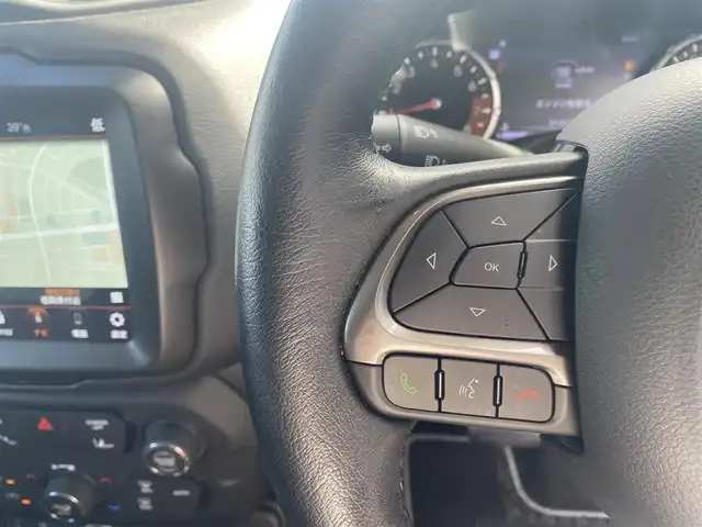 クライスラー・ジープ ジープ レネゲード リミテッド 福岡県 2020(令2)年 3.2万km グレー ・アダプティブクルーズコントロール/・メモリーナビ/USB/Bluetooth/AUX/AppleCarPlay/・バックカメラ/・黒革シート/シートヒーター/・フルセグ/・社外ETC/・純正17AW/・プッシュスタート/・スマートキー/・スペアキー/・フルフラットシート/・レーンキープアシスト/・オートライト/・LEDライト/・保証書/・取扱説明書/・記録簿