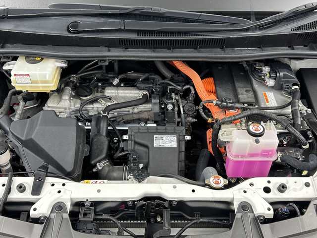 トヨタ エスクァイア ハイブリッド Gi プレミアムパッケージ ブラックテーラード 三重県 2020(令2)年 4.2万km ホワイトパールクリスタルシャイン 禁煙車　/純正９型ナビ/CD/DVD/BT/MSV/フルセグTV　/１２．１型フリップダウンモニター　/両側パワースライドドア　/ＥＴＣ　/クリアランスソナー　/前後ドライブレコーダー　/シートヒーター　/バックカメラ　/トヨタセーフティセンス　/ハーフレザーシート/クルーズコントロール/ステアリングリモコン/ステアリングヒーター/スマートキー