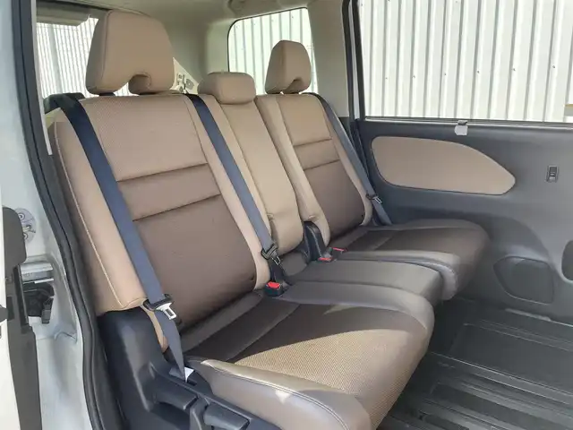 日産 セレナ ハイウェイスター Vセレクション 福岡県 2017(平29)年 3.5万km ブリリアントホワイトパール 2トーン プロパイロット/フリップダウンモニター/純正９インチナビ（ＭＭ５１７Ｄ－Ｌ）/フルセグTV/CD/DVD/BT/SD/AUX/全周囲カメラ/デジタルインナーミラー/エマージェンシーブレーキ/LDW/コーナーセンサー/レーダークルーズコントロール/ハーフレザー/両側パワースライドドア/パーキングアシスト/ＡＣ１００Ｖ/社外ＡＷ/LEDオートライト/ビルトインETC/電動パーキング/ブレーキホールド/ロールサンシェード/シートバックテーブル/電格ミラー