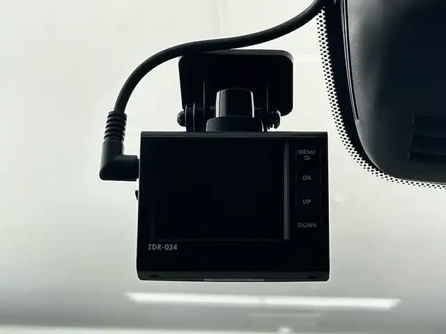 日産 セレナ ハイウェイスター V 愛知県 2020(令2)年 2.1万km ブリリアントホワイトパール 禁煙車/純正7インチナビ/（CD/DVD/Bluetooth/フルセグTV/USB)/全方位カメラ/フリップダウンモニター/衝突軽減ブレーキ/レーンキープアシスト/オートマチックハイビーム/クルーズコントロール/ブラインドスポットモニター/ETC/ドライブレコーダー/両側パワースライドドア/アイドリングストップ/純正16インチアルミホイール/スマートキー/スペアキー1本/プッシュスタート/LEDヘッドライト/フロントフォグランプ/純正フロアマット/横滑り防止装置