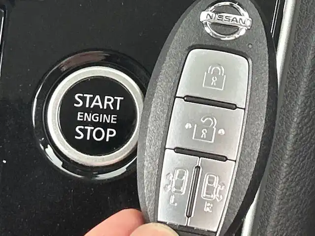 日産 セレナ ハイウェイスター V 愛知県 2020(令2)年 2.1万km ブリリアントホワイトパール 禁煙車/純正7インチナビ/（CD/DVD/Bluetooth/フルセグTV/USB)/全方位カメラ/フリップダウンモニター/衝突軽減ブレーキ/レーンキープアシスト/オートマチックハイビーム/クルーズコントロール/ブラインドスポットモニター/ETC/ドライブレコーダー/両側パワースライドドア/アイドリングストップ/純正16インチアルミホイール/スマートキー/スペアキー1本/プッシュスタート/LEDヘッドライト/フロントフォグランプ/純正フロアマット/横滑り防止装置