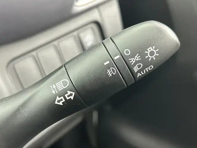 日産 セレナ ハイウェイスター V 愛知県 2020(令2)年 2.1万km ブリリアントホワイトパール 禁煙車/純正7インチナビ/（CD/DVD/Bluetooth/フルセグTV/USB)/全方位カメラ/フリップダウンモニター/衝突軽減ブレーキ/レーンキープアシスト/オートマチックハイビーム/クルーズコントロール/ブラインドスポットモニター/ETC/ドライブレコーダー/両側パワースライドドア/アイドリングストップ/純正16インチアルミホイール/スマートキー/スペアキー1本/プッシュスタート/LEDヘッドライト/フロントフォグランプ/純正フロアマット/横滑り防止装置