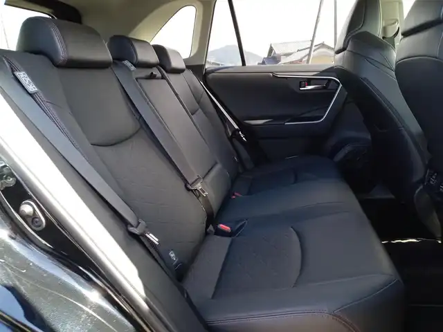 トヨタ ＲＡＶ４ アドベンチャー オフロードPKG 福井県 2020(令2)年 8.1万km アティチュードブラックマイカ 4WD/純正9インチディスプレイオーディオ/・（フルセグTV/USB/Bluetooth）/バックカメラ/レザーシート/トヨタセーフティセンス/レーダークルーズコントロール/ブラインドスポットモニター/シートヒーター/エアシート/ステアリングヒーター/パワーバックドア/全方位ドライブレコーダー/ETC/シートベンチレーション/オートLEDライト/オートマチックハイビーム/純正18インチAW/純正フロアマット/スマートキー
