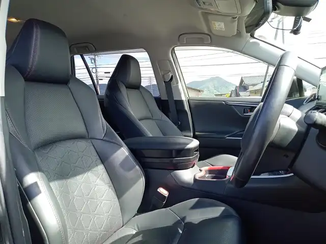 トヨタ ＲＡＶ４ アドベンチャー オフロードPKG 福井県 2020(令2)年 8.1万km アティチュードブラックマイカ 4WD/純正9インチディスプレイオーディオ/・（フルセグTV/USB/Bluetooth）/バックカメラ/レザーシート/トヨタセーフティセンス/レーダークルーズコントロール/ブラインドスポットモニター/シートヒーター/エアシート/ステアリングヒーター/パワーバックドア/全方位ドライブレコーダー/ETC/シートベンチレーション/オートLEDライト/オートマチックハイビーム/純正18インチAW/純正フロアマット/スマートキー