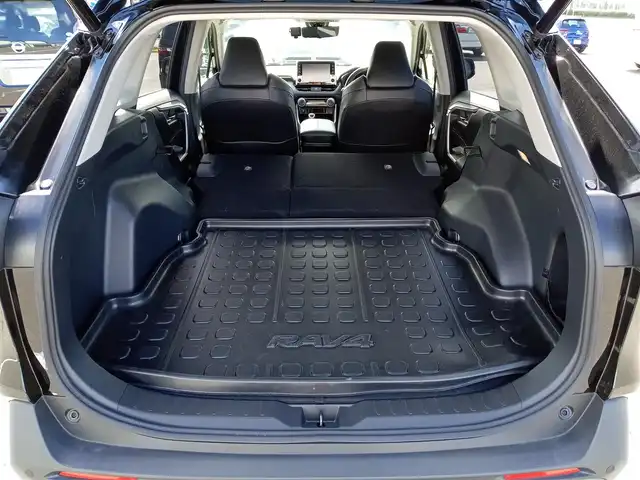 トヨタ ＲＡＶ４ アドベンチャー オフロードPKG 福井県 2020(令2)年 8.1万km アティチュードブラックマイカ 4WD/純正9インチディスプレイオーディオ/・（フルセグTV/USB/Bluetooth）/バックカメラ/レザーシート/トヨタセーフティセンス/レーダークルーズコントロール/ブラインドスポットモニター/シートヒーター/エアシート/ステアリングヒーター/パワーバックドア/全方位ドライブレコーダー/ETC/シートベンチレーション/オートLEDライト/オートマチックハイビーム/純正18インチAW/純正フロアマット/スマートキー