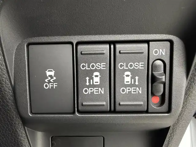 ホンダ フリード ハイブリット e:HEV AIR EX 愛知県 2025(令7)年 0.1千km プラチナホワイトパール 登録済未使用車/純正ナビ/バックカメラ/両側パワースライドドア/ブラインドスポットモニター/純正15インチアルミホイール/衝突軽減ブレーキ/アダプティブクルーズコントロール/路外逸脱抑制機能/パーキングセンサー/オートハイビーム/フルセグTV/LEDヘッドライト/シートヒーター/ハーフレザーシート/スマートキー/プッシュスタート/電動格納ミラー/Bluetooth