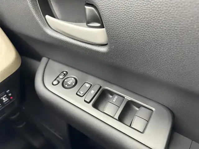 ホンダ フリード ハイブリット e:HEV AIR EX 愛知県 2025(令7)年 0.1千km プラチナホワイトパール 登録済未使用車/純正ナビ/バックカメラ/両側パワースライドドア/ブラインドスポットモニター/純正15インチアルミホイール/衝突軽減ブレーキ/アダプティブクルーズコントロール/路外逸脱抑制機能/パーキングセンサー/オートハイビーム/フルセグTV/LEDヘッドライト/シートヒーター/ハーフレザーシート/スマートキー/プッシュスタート/電動格納ミラー/Bluetooth