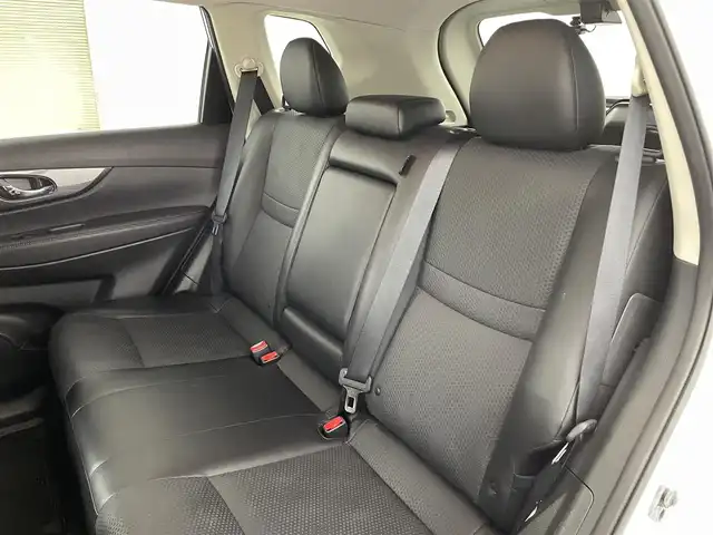 日産 エクストレイル ハイブリッド 20X ブラック エクストリーマーX ブレーキ 福島県 2015(平27)年 8.8万km ブリリアントホワイトパール 安全支援機能/・ふらつき警報/・進入禁止警報/・駐車支援/・車線逸脱/・後側方車両検知/・エマージェンシーブレーキ/純正ナビ/・全周囲カメラ /・バックカメラ/・フルセグTV/・ビルトインETC /・ステアリングスイッチ/・FM/AM/・Bluetooth接続/・AUX/・USB/前後ドライブレコーダー /純正デジタルインナーミラー /クルーズコントロール/パワーバックドア/シートヒーター（D＋N）/純正オーテックアルミホイール /純正フロアマット/オートライト/LEDヘッドライト/フォグランプ/アイドリングストップ/プッシュスタート/スマートキー/スペアキー