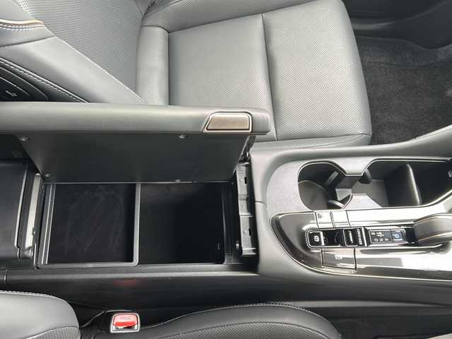 トヨタ クラウン スポーツ Z 埼玉県 2023(令5)年 1.8万km グレー Toyota Safety Sense/・プリクラッシュセーフティ/・レーンディパーチャーアラート/・オートハイビーム/・ブラインドスポットモニター/パワーバックドア/デジタルインナーミラー/ブラックレザーシート/前席パワーシート/エアシート/シートヒーター/純正12.3型ナビ/地デジTV/【Bluetooth接続】/パノラミックビューモニター/置くだけ充電/ETC（2.0）/LEDヘッドライト/前後ドラレコ/革巻きステアリング/ステアリングスイッチ/クリアランスソナー/純正21インチアルミホイル/サイド/カーテンエアバッグ/スマートキー