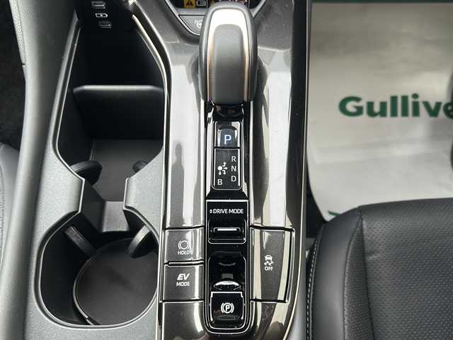 トヨタ クラウン スポーツ Z 埼玉県 2023(令5)年 1.8万km グレー Toyota Safety Sense/・プリクラッシュセーフティ/・レーンディパーチャーアラート/・オートハイビーム/・ブラインドスポットモニター/パワーバックドア/デジタルインナーミラー/ブラックレザーシート/前席パワーシート/エアシート/シートヒーター/純正12.3型ナビ/地デジTV/【Bluetooth接続】/パノラミックビューモニター/置くだけ充電/ETC（2.0）/LEDヘッドライト/前後ドラレコ/革巻きステアリング/ステアリングスイッチ/クリアランスソナー/純正21インチアルミホイル/サイド/カーテンエアバッグ/スマートキー