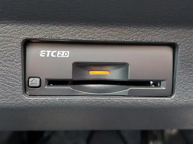 日産 アリア B9 e－4ORCE 東京都 2024(令6)年 0.6万km パールⅡ パノラミックガラスルーフ/（電動チルト＆スライド、電動格納シェード付、リモート機能付)/BOSEプレミアムサウンドシステム＆10スピーカー/ヘッドアップディスプレイ/EV専用Nissan Connect　ナビゲーションシステム/・12.3インチワイドディスプレイ/・USB/HDMI/Bluetooth/フルセグTV/・Apple Car Play/Android Auto/・Amazon Alexa　搭載/アラウンドビューモニター/プロパイロット2.0/ETC2.0/インテリジェントルームミラー/電動センターコンソール/ハーフレザーシート/パワーシート/シートヒーター/ステアリングヒーター/置くだけ充電/電動リアゲート/BSM