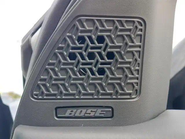 日産 アリア B9 e－4ORCE 東京都 2024(令6)年 0.6万km パールⅡ パノラミックガラスルーフ/（電動チルト＆スライド、電動格納シェード付、リモート機能付)/BOSEプレミアムサウンドシステム＆10スピーカー/ヘッドアップディスプレイ/EV専用Nissan Connect　ナビゲーションシステム/・12.3インチワイドディスプレイ/・USB/HDMI/Bluetooth/フルセグTV/・Apple Car Play/Android Auto/・Amazon Alexa　搭載/アラウンドビューモニター/プロパイロット2.0/ETC2.0/インテリジェントルームミラー/電動センターコンソール/ハーフレザーシート/パワーシート/シートヒーター/ステアリングヒーター/置くだけ充電/電動リアゲート/BSM