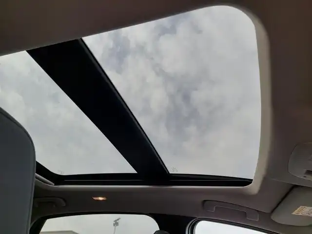 日産 アリア B9 e－4ORCE 東京都 2024(令6)年 0.6万km パールⅡ パノラミックガラスルーフ/（電動チルト＆スライド、電動格納シェード付、リモート機能付)/BOSEプレミアムサウンドシステム＆10スピーカー/ヘッドアップディスプレイ/EV専用Nissan Connect　ナビゲーションシステム/・12.3インチワイドディスプレイ/・USB/HDMI/Bluetooth/フルセグTV/・Apple Car Play/Android Auto/・Amazon Alexa　搭載/アラウンドビューモニター/プロパイロット2.0/ETC2.0/インテリジェントルームミラー/電動センターコンソール/ハーフレザーシート/パワーシート/シートヒーター/ステアリングヒーター/置くだけ充電/電動リアゲート/BSM