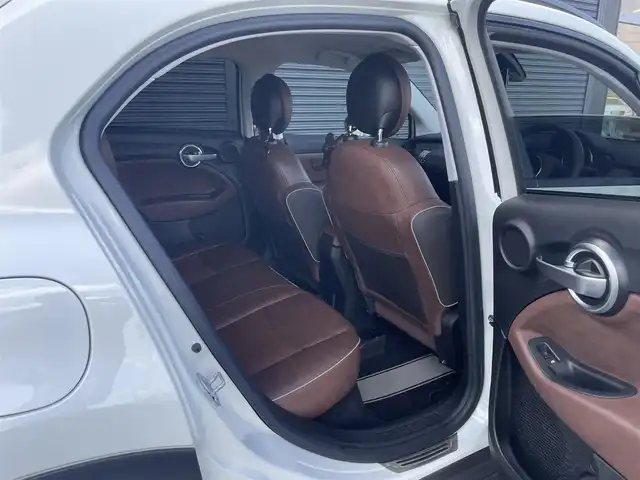 フィアット ５００Ｘ クロスプラス 茨城県 2016(平28)年 5.1万km 白 茶革 /シ-トヒ-タ- /PWシ-ト /ディスプレイOD /BT/AUX/USB /Bカメラ /パ-クセンサ- /衝突軽減B /レ-ンアシスト /BSM /クル-ズコントロ-ル /ETC /パドルシフト /純正18inAW /キセノンライト /オ-トライト /ル-フレ-ル /ドラレコ /禁煙車