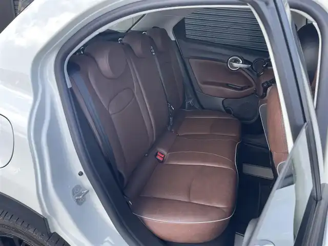 フィアット ５００Ｘ クロスプラス 茨城県 2016(平28)年 5.1万km 白 茶革 /シ-トヒ-タ- /PWシ-ト /ディスプレイOD /BT/AUX/USB /Bカメラ /パ-クセンサ- /衝突軽減B /レ-ンアシスト /BSM /クル-ズコントロ-ル /ETC /パドルシフト /純正18inAW /キセノンライト /オ-トライト /ル-フレ-ル /ドラレコ /禁煙車