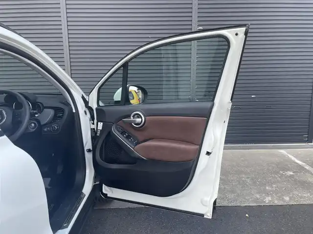 フィアット ５００Ｘ クロスプラス 茨城県 2016(平28)年 5.1万km 白 茶革 /シ-トヒ-タ- /PWシ-ト /ディスプレイOD /BT/AUX/USB /Bカメラ /パ-クセンサ- /衝突軽減B /レ-ンアシスト /BSM /クル-ズコントロ-ル /ETC /パドルシフト /純正18inAW /キセノンライト /オ-トライト /ル-フレ-ル /ドラレコ /禁煙車