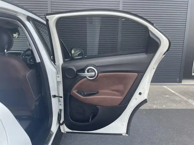 フィアット ５００Ｘ クロスプラス 茨城県 2016(平28)年 5.1万km 白 茶革 /シ-トヒ-タ- /PWシ-ト /ディスプレイOD /BT/AUX/USB /Bカメラ /パ-クセンサ- /衝突軽減B /レ-ンアシスト /BSM /クル-ズコントロ-ル /ETC /パドルシフト /純正18inAW /キセノンライト /オ-トライト /ル-フレ-ル /ドラレコ /禁煙車