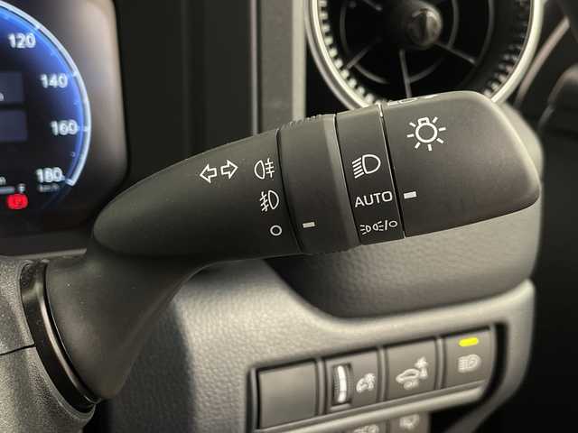 トヨタ ランドクルーザー ２５０ VX 埼玉県 2024(令6)年 0.7万km プラチナホワイトパールマイカ サンルーフ/純正ディスプレイオーディオ/(Bluetooth/USB/HDMI/AM/FM)/地デジフルセグ/全方位カメラ/ETC2.0/アダプティブクルーズコントロール/車線逸脱警報/ブラインドスポットモニター/衝突軽減ブレーキ/クリアランスソナー/オートマチックハイビーム/パワーバックドア/ドライブモードセレクト/電子パーキングシステム/ブレーキホールド/ヘッドライトウォッシャー/置くだけ充電/デジタルインナーミラー/運転席・助手席シートヒーター・ベンチレーション/ルーフレール/プッシュスタート/ステアリングリモコン/フロント・リヤフォグランプ/ウィンカーミラー/電動格納ミラー/社外フロアマット/純正ドアバイザー/純正18インチアルミホイール