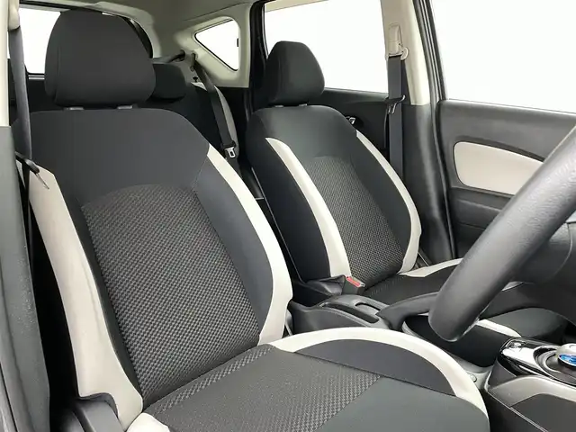 日産 ノート e－パワー X 福島県 2019(令1)年 2.7万km ダークメタルグレー 安全装備/・エマージェンシーブレーキ/・車線逸脱警報/・ハイビームアシスト/・インテリジェントルームミラー/・アラウンドビューモニター/・前後コーナーセンサー/・横滑り防止装置/純正７インチSDナビ/・フルセグTV/・CD/DVD/・Bluetooth/・SD/・AM/FM/・ステアリングスイッチ/前後ドライブレコーダー/ETC/ハロゲンヘッドライト/・オートライト/・ヘッドライトレベライザー/社外１４インチアルミホイール/純正フロアマット/アイドリングストップ/スマートキー/スペアキー１本/プッシュスタート/純正ドアバイザー/電動格納ミラー/ウインカーミラー