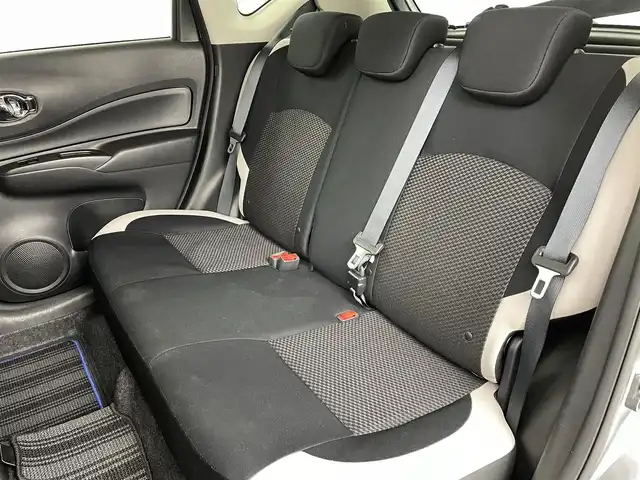 日産 ノート e－パワー X 福島県 2019(令1)年 2.7万km ダークメタルグレー 安全装備/・エマージェンシーブレーキ/・車線逸脱警報/・ハイビームアシスト/・インテリジェントルームミラー/・アラウンドビューモニター/・前後コーナーセンサー/・横滑り防止装置/純正７インチSDナビ/・フルセグTV/・CD/DVD/・Bluetooth/・SD/・AM/FM/・ステアリングスイッチ/前後ドライブレコーダー/ETC/ハロゲンヘッドライト/・オートライト/・ヘッドライトレベライザー/社外１４インチアルミホイール/純正フロアマット/アイドリングストップ/スマートキー/スペアキー１本/プッシュスタート/純正ドアバイザー/電動格納ミラー/ウインカーミラー