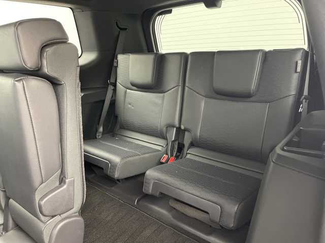 トヨタ ランドクルーザー ２５０ VX 兵庫県 2025(令7)年 1.1万km プラチナホワイトパールマイカ ・純正12.3インチディスプレイオーディオ/TV/Bluetooth/USB/HDMI/・パノラミックビューモニター/・ビルトインETC2.0/・サンルーフ/・デジタルインナーミラー/・Toyota　Safety　Sense/・プリクラッシュセーフティ/・緊急時操舵支援/・フロントクロストラフィックアラート/・レーンチェンジアシスト/・レーントレーシングアシスト/・レーンディパーチャーアラート/・レーダークルーズコントロール（全車速追従機能付）/・オートマチックハイビーム/・ロードサインアシスト/・ドライバー異常時対応システム/・プロアクティブドライビングアシスト/・発進遅れ告知機能/・丸目LEDヘッドライト/・アドバンスドドライブ/・本革シート/・運転席パワーシート/・前席シートヒーター/・前席ベンチレーション/・ステアリングヒーター/・パワーバックドア/・ルーフレール/・nanoeX/・スマートキー/・純正18インチアルミホイール