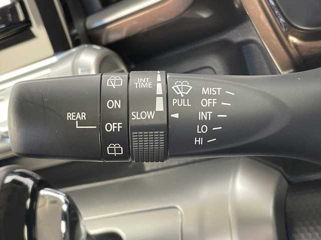 スズキ クロスビー HYBRID MZ 富山県 2023(令5)年 2.1万km タフカーキパールメタリック 純正8型ナビ（AM/FM/DVD/BT/フルセグ）/全方位カメラ/前後ドライブレコーダー/ビルトインETC/ハーフレザーシート/D/N席シートヒーター/衝突被害軽減システム/レーダークルーズコントロール/レーンキープアシスト/コーナーセンサー/横滑り防止装置/アイドリングストップ/オートLEDライト/フォグライト/純正アルミホイール/純正フロアマット/革巻きステアリング/ステアリングスイッチ/パドルシフト/スマートキー/スペアキー