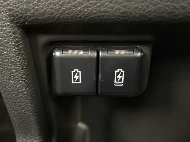 スズキ クロスビー HYBRID MZ 富山県 2023(令5)年 2.1万km タフカーキパールメタリック 純正8型ナビ（AM/FM/DVD/BT/フルセグ）/全方位カメラ/前後ドライブレコーダー/ビルトインETC/ハーフレザーシート/D/N席シートヒーター/衝突被害軽減システム/レーダークルーズコントロール/レーンキープアシスト/コーナーセンサー/横滑り防止装置/アイドリングストップ/オートLEDライト/フォグライト/純正アルミホイール/純正フロアマット/革巻きステアリング/ステアリングスイッチ/パドルシフト/スマートキー/スペアキー