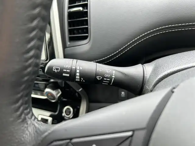日産 セレナ ハイウェイスター Vセレクション 埼玉県 2017(平29)年 3.2万km ブリリアントホワイトパール ワンオーナー/社外ナビ/・フルセグテレビ/・DVD再生有/・AUX接続/・Bluetooth接続/・ストリーミング/・FM/AMラジオ/・AVIC-CQ911/後席フリップダウンモニター/アラウンドビューモニター/・フロントビュー/リヤビュー/・トップビュー/ETC/前方ドラレコ/プロパイロット/・インテリジェントクルーズコントロール/パーキングアシスト（自動駐車）/LDW（車線逸脱警報）/LDP（車線逸脱防止支援システム）/衝突被害軽減システム/プッシュスタート/オートライト/セーフティーシールド/電動パーキングブレーキ/AUTO　HOLD/WAC/USB入力/ドアバイザー/デジタルインナーミラー/両側パワースライドドア/ETC/純正スタッドレスタイヤ４本