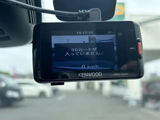 日産 セレナ ハイウェイスター Vセレクション 埼玉県 2017(平29)年 3.2万km ブリリアントホワイトパール ワンオーナー/社外ナビ/・フルセグテレビ/・DVD再生有/・AUX接続/・Bluetooth接続/・ストリーミング/・FM/AMラジオ/・AVIC-CQ911/後席フリップダウンモニター/アラウンドビューモニター/・フロントビュー/リヤビュー/・トップビュー/ETC/前方ドラレコ/プロパイロット/・インテリジェントクルーズコントロール/パーキングアシスト（自動駐車）/LDW（車線逸脱警報）/LDP（車線逸脱防止支援システム）/衝突被害軽減システム/プッシュスタート/オートライト/セーフティーシールド/電動パーキングブレーキ/AUTO　HOLD/WAC/USB入力/ドアバイザー/デジタルインナーミラー/両側パワースライドドア/ETC/純正スタッドレスタイヤ４本