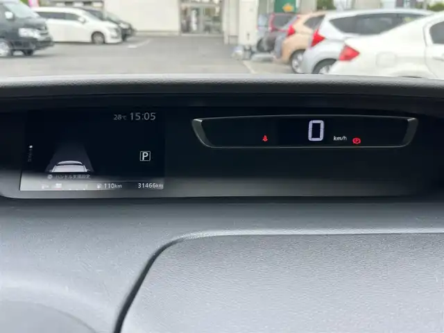 日産 セレナ ハイウェイスター Vセレクション 埼玉県 2017(平29)年 3.2万km ブリリアントホワイトパール ワンオーナー/社外ナビ/・フルセグテレビ/・DVD再生有/・AUX接続/・Bluetooth接続/・ストリーミング/・FM/AMラジオ/・AVIC-CQ911/後席フリップダウンモニター/アラウンドビューモニター/・フロントビュー/リヤビュー/・トップビュー/ETC/前方ドラレコ/プロパイロット/・インテリジェントクルーズコントロール/パーキングアシスト（自動駐車）/LDW（車線逸脱警報）/LDP（車線逸脱防止支援システム）/衝突被害軽減システム/プッシュスタート/オートライト/セーフティーシールド/電動パーキングブレーキ/AUTO　HOLD/WAC/USB入力/ドアバイザー/デジタルインナーミラー/両側パワースライドドア/ETC/純正スタッドレスタイヤ４本