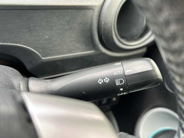 トヨタ アクア S 三重県 2013(平25)年 11.4万km イエロー 登録時113927Km/ナビ/（AM・FM・ＤＳ・Bluetooth）/フルセグTV/スペアキー　/両席シートヒーター/バッグカメラ　/ＥＣＯ・ＥＶモード　/ｎａｎｏｅ　/ステアリングリモコン　/キセノンオートライト　/フォグライト/ETC　/電動格納ミラー　/横滑り防止　/社外フロアマット/ダブルエアバッグ/取説　/ナビ取説　/保証書