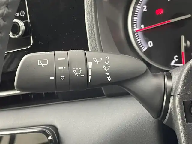 トヨタ ヴォクシー S－G 埼玉県 2024(令6)年 1.1万km ホワイトパールクリスタルシャイン 純正ディスプレイオーディオ/Bluetooth/Miracast/バックカメラ/両側パワースライド/ビルドインETC/追従クルーズコントロール/ヘッドランプレベライザー/電動パーキングブレーキ/オートブレーキホールド/ステアリングスイッチ/オートマチックハイビーム/コーナーセンサー/ドライブレコーダー/純正フロアマット/プッシュスタート/スマートキー