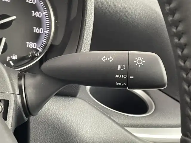 トヨタ ヴォクシー S－G 埼玉県 2024(令6)年 1.1万km ホワイトパールクリスタルシャイン 純正ディスプレイオーディオ/Bluetooth/Miracast/バックカメラ/両側パワースライド/ビルドインETC/追従クルーズコントロール/ヘッドランプレベライザー/電動パーキングブレーキ/オートブレーキホールド/ステアリングスイッチ/オートマチックハイビーム/コーナーセンサー/ドライブレコーダー/純正フロアマット/プッシュスタート/スマートキー