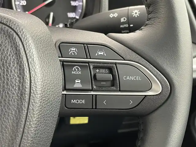 トヨタ ヴォクシー S－G 埼玉県 2024(令6)年 1.1万km ホワイトパールクリスタルシャイン 純正ディスプレイオーディオ/Bluetooth/Miracast/バックカメラ/両側パワースライド/ビルドインETC/追従クルーズコントロール/ヘッドランプレベライザー/電動パーキングブレーキ/オートブレーキホールド/ステアリングスイッチ/オートマチックハイビーム/コーナーセンサー/ドライブレコーダー/純正フロアマット/プッシュスタート/スマートキー