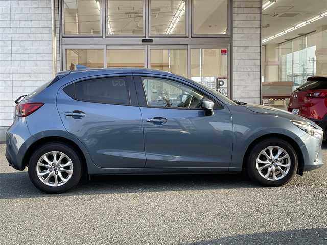 マツダ デミオ 13S ツーリング Lパッケージ 愛知県 2016(平28)年 7.2万km ブルーリフレックスマイカ (株)IDOMが運営する【じしゃロン豊川店】の自社ローン専用車両になります。こちらは現金またはオートローンご利用時の価格です。自社ローンご希望の方は別途その旨お申付け下さい/マツダコネクトナビ/フルセグTV/ETC/セーフティパッケージ/LEDヘッドライト/純正15インチアルミホイール/ステアリングスイッチ/オートエアコン/オフホワイト革ブラッククロスコンビシート/シートヒーター/プッシュスタートボタン/アドバンストキーレスエントリーシステム/SRSエアバック（運転席・助手席・サイド）